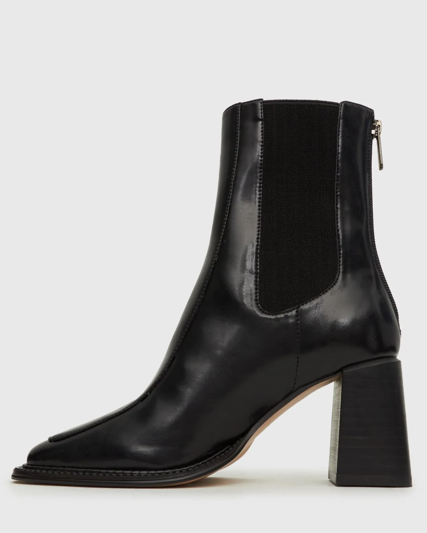 DOWNTOWN Block Heel Chelsea Boots