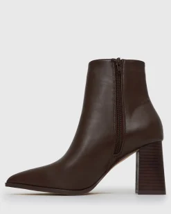 MAX Pointed Toe Ankle Boots