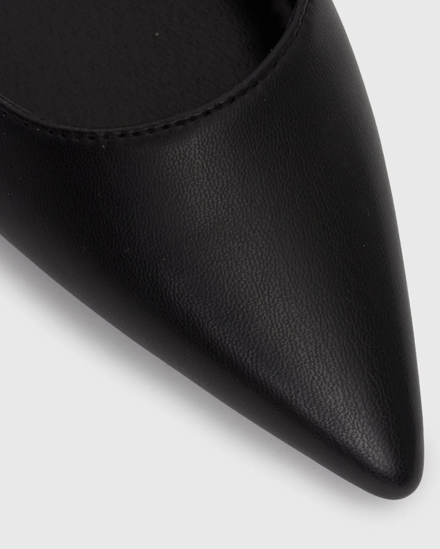 MICKEY Vegan Low Heel Pumps