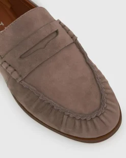 MUSE Suede Loafers